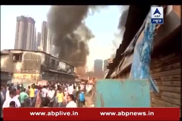  মুম্বই : ওশিয়ারা তে একটি আসবাবপত্র দোকানে আগুন