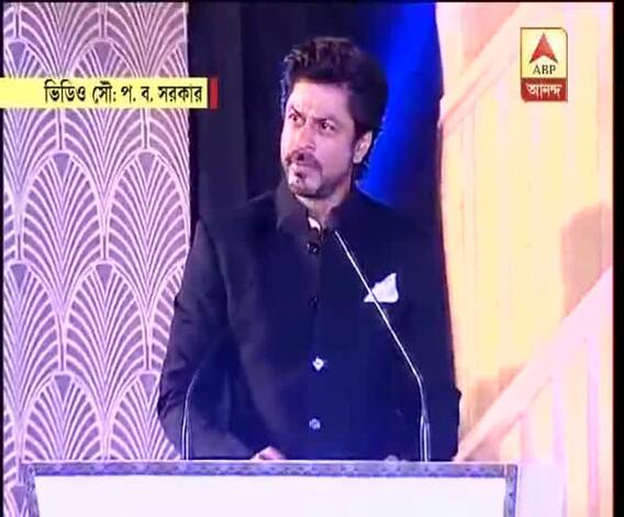 SRK\'s Bengali speech at the Kolkata Film Festival will leave you in Splits 