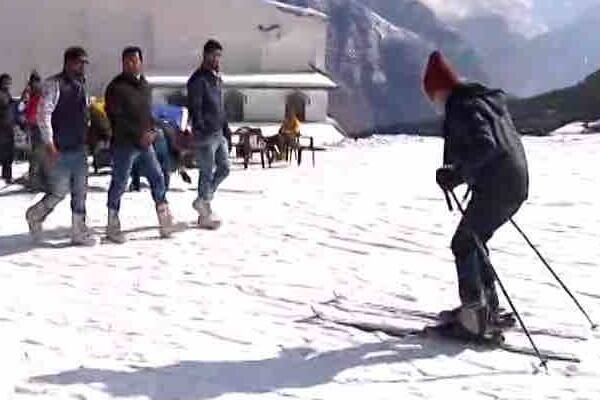 দেখুন, আউলি থেকে যোশীমঠে রোপওয়ে সফরের রোমাঞ্চকর ছবি দেখুন, আউলি থেকে যোশীমঠে রোপওয়ে সফরের রোমাঞ্চকর ছবি