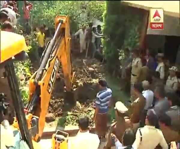  উদয়নের রায়পুরের বাড়িতে খোঁড়াখুঁড়ি, মিলল হাড়গোড়, ছেঁড়া কাপড়ের অংশ