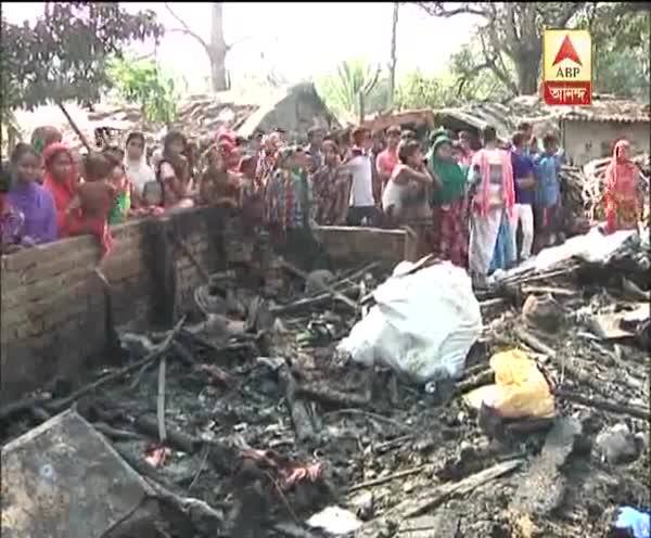  রাজারহাটে বিধ্বংসী আগুন, পুড়ে ছাই বেশ কিছু ঝুপড়ি, গৃহহীন বহু