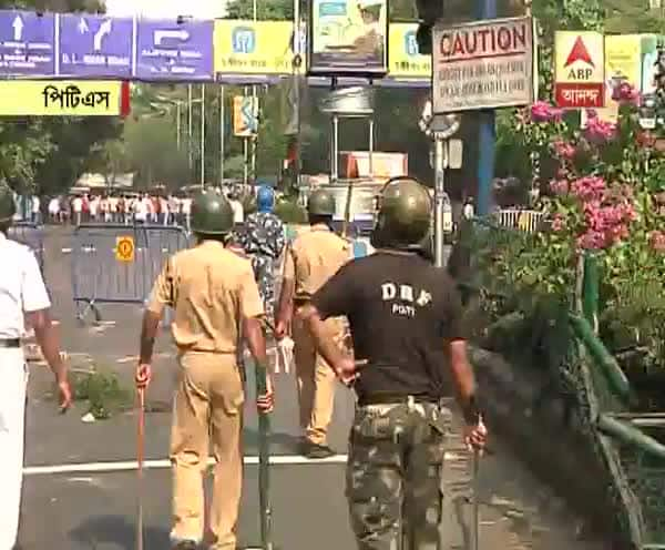  বামেদের নবান্ন অভিযান ঘিরে ধুন্ধুমার,পিটিএসে পুলিশকে লক্ষ্য করে ইটবৃষ্টি