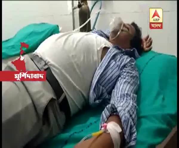  মুর্শিদাবাদের জঙ্গিপুরে চিকিৎসার গাফিলতিতে রোগী মৃত্যুর ঘটনায় কর্তব্যরত চিকিৎসককে মারধর করেন মৃতের আত্মীয়রা