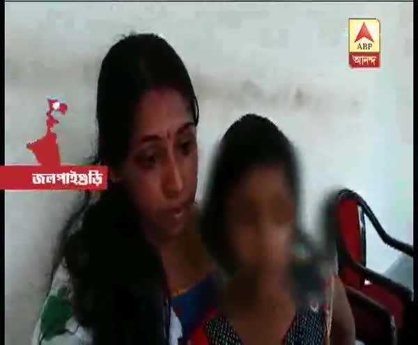  পণের দাবিতে ময়নাগুড়িতে গৃহবধূকে খুনের চেষ্টার অভিযোগ, পলাতক অভিযুক্ত স্বামী-সহ ৬