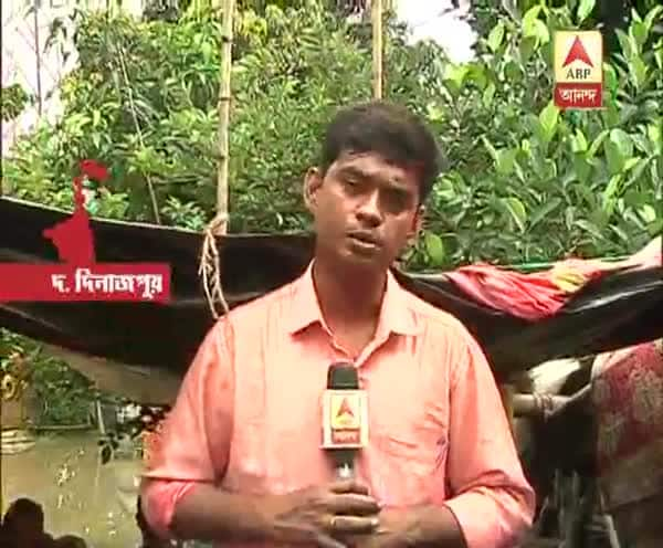  নতুন করে বৃষ্টিতে বানভাসি দক্ষিণ দিনাজপুর, নৌকায় দিন কাটাচ্ছেন বয়স্ক থেকে দেড় মাসের শিশু