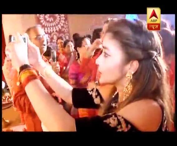 Navratri: Abhishek Bachchan, Amitabh Bachchan and other offers prayers to Maa Durga