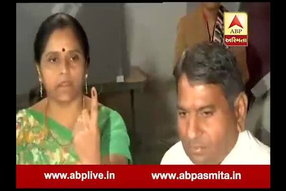 hardik patel\'s family cast vote in viramgam