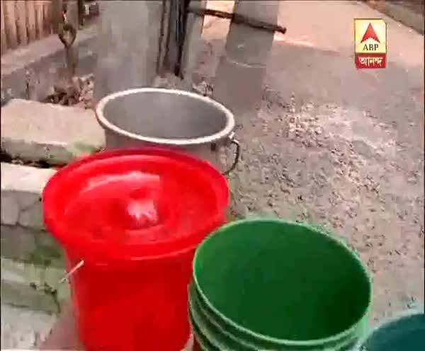কলকাতা পুরসভার বেশ কয়েকটি ওয়ার্ডে এখন অব্যাহত জল সঙ্কট