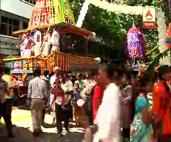  কলকাতার পথে ইসকনের রথ