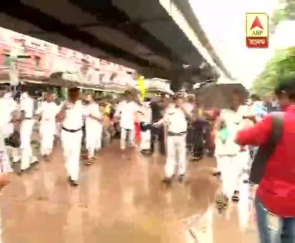  বৃষ্টি উপেক্ষা করেই উল্টোরথ যাত্রায় সামিল বহু মানুষ