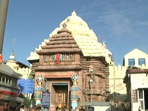 Surya Grahan 2018: Huge crowd gathers outside Puri\'s Jagannath Temple as India witnesses partial eclipse 