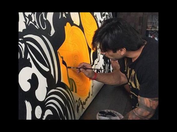 Karan Singh Grover\'s Painting Love