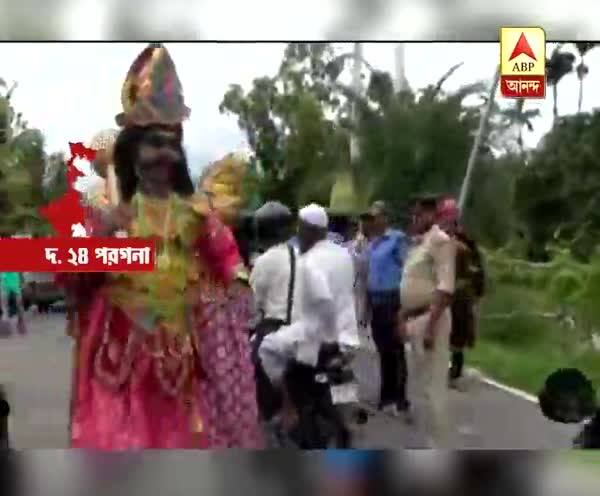  হেলমেট না পরে বাইক চালাচ্ছেন? রাস্তায় ঘুরছে যমরাজ..তারপর নিয়ে যাচ্ছেন গরম কড়াইয়ের সামনে, কেন এমন উদ্যোগ জানেন?