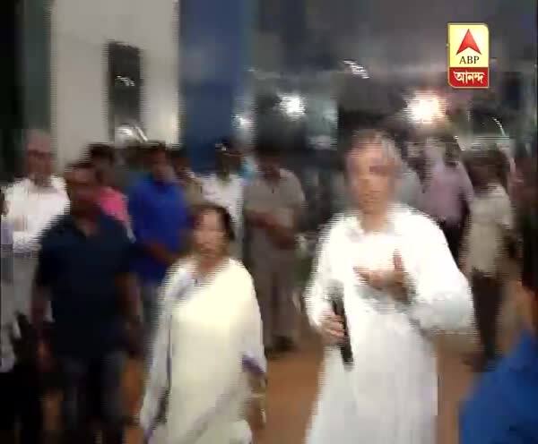  কংগ্রেসকে সঙ্গে নিয়েই ফেডারেল ফ্রন্ট গড়ার বার্তা, এপ্রসঙ্গে আরও বিস্তারিত জানব