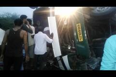 Rajasthans Bus Drown From Bridge At Hammatnagar, 30 Injured 