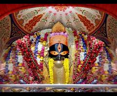 ধর্ম-কথা: নতুন করে সেজে উঠেছে কালীঘাট মন্দিরের গর্ভগৃহ