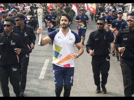 WATCH: Shaheer Sheikh becomes torch bearer for 18th Asian Games 