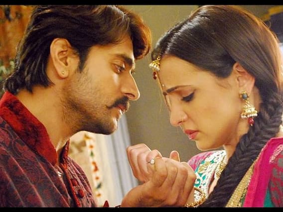 When these two stars of serial Rangrasiya met in Thailand 