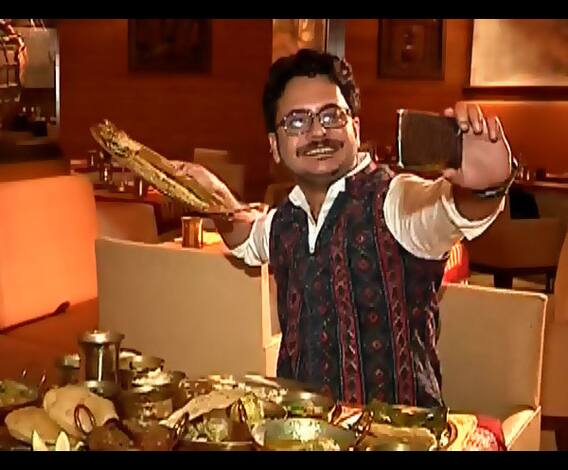 ইলিশ না চিংড়ি? রাহুলের পাতে এই লড়াইয়ে জিতল কে?