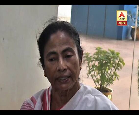 গুজরাতে উত্তর ভারতের লোকজনের ওপর 'হামলা'র নিন্দা, আমি ভীত, সন্ত্রস্ত, উদ্বিগ্ন, বললেন মমতা