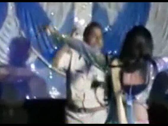 Bihar: SI caught on camera while dancing with bar girls