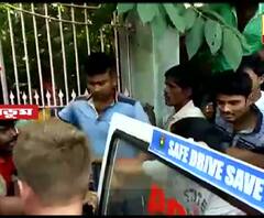 শান্তিনিকেতনের আদিত্যপুরে পুলিশের সামনেই চোর সন্দেহে ধৃত ২ জনকে গণপিটুনি