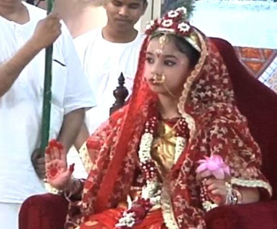 মুম্বইয়ে রামকৃষ্ণ মিশনে কুমারী পুজো, জানাচ্ছেন আমাদের প্রতিনিধি