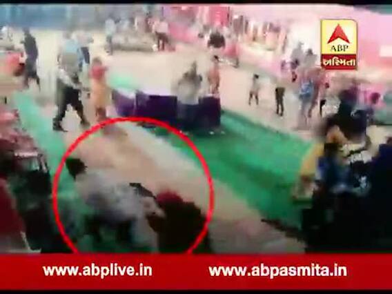 ઇલાહાબાદઃ છોટા રાજનના શાર્પશૂટરની દુર્ગા પૂજા પંડાલ બહાર હત્યા, CCTVમાં ઘટના કેદ