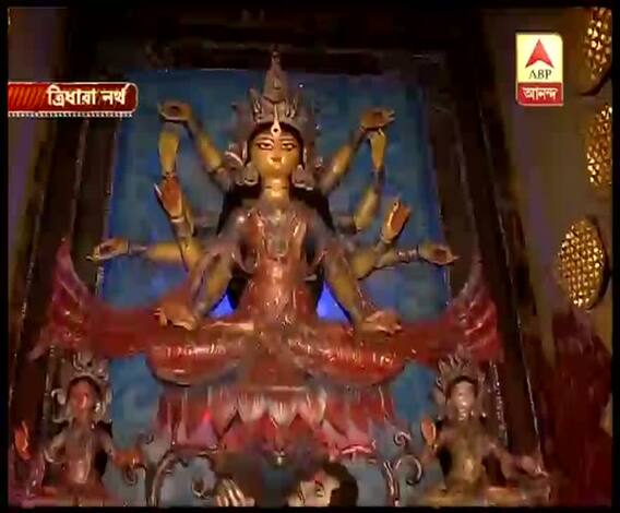 শান্তির বার্তাকে সামনে রেখে নিরস্ত্র মাতৃমূর্তি, অসাধারণ মণ্ডপ সজ্জা ত্রিধারা নর্থ নজর কেড়েছে দর্শকদের