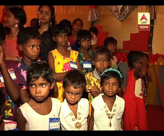 সুন্দরবন থেকে কলকাতায় পুজো দেখতে এসে আনন্দে আত্মহারা কচি কাঁচা থেকে প্রবীণেরা