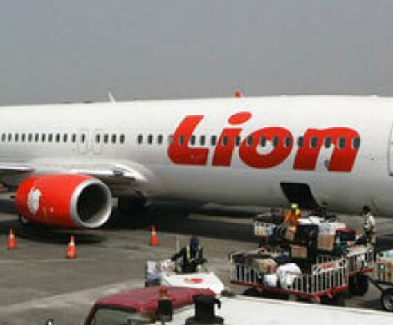 ১৮৮ জন যাত্রী নিয়ে জাভার সমুদ্রে ভেঙে পড়ল ইন্দোনেশিয়ার বিমান, বহু মৃত্যুর আশঙ্কা