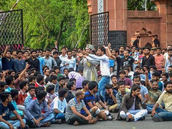 Master Stroke Full(12.10.18): Are students getting brain washed in top institutes like AMU? 