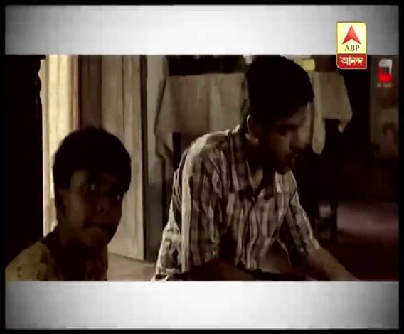 পুজোতেই মুক্তি পাচ্ছে মনোজদের অদ্ভূত বাড়ি। পুজোর আনন্দে গা ভাসিয়েছে মনোজ ওরফে সোহম। ঘুরে দেখল নিজের পাড়ার পুজো