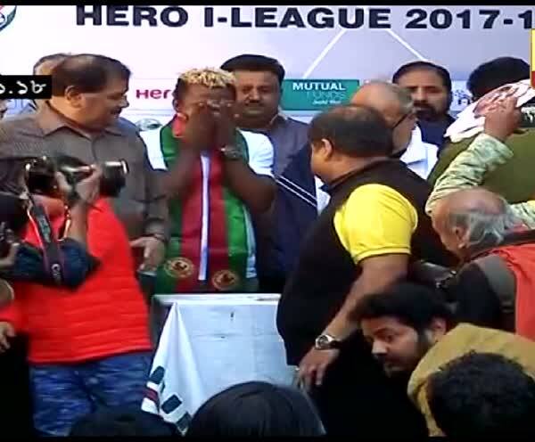 কলকাতায় এলেন সনি, আই লিগে খেলবেন কি না কালই হবে চূড়ান্ত কলকাতায় এলেন সনি, আই লিগে খেলবেন কি না কালই হবে চূড়ান্ত