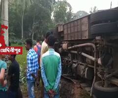 পূর্ব মেদিনীপুরে উল্টে গেল যাত্রীবোঝাই বাস, মৃত ১, আহত ১৪। 
