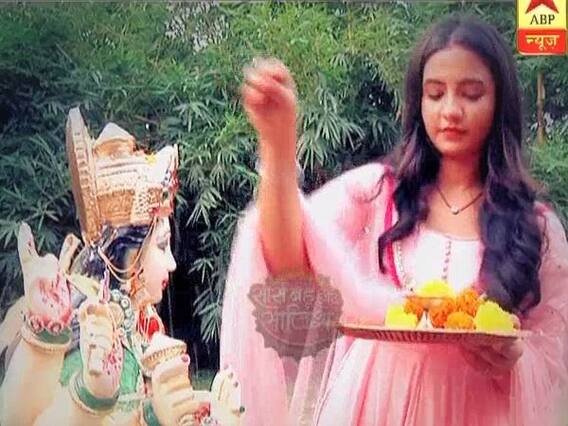 TV Bahu's celebrate Navaratri by decorating lord Durga' statue 