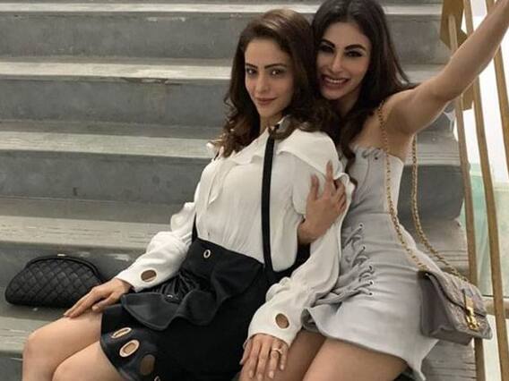 Hot News: Mouni Roy and Aamna Sharif spotted together for a dinner 