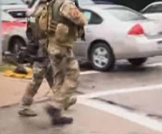 ফের আমেরিকায় বন্দুকবাজের হামলা, নিহত কমপক্ষে ৮, আহত ১২