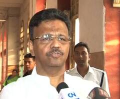 ক্লাবে ভাঙচুরের অভিযোগ, উত্তরপাড়া-কোতরং পুরসভার কাউন্সিলর সুমিত চক্রবর্তীকে দল থেকে সাসপেন্ড করল তৃণমূল