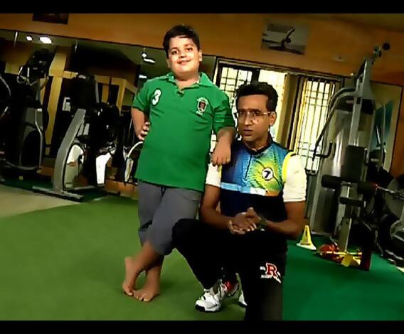 পুজোর আগে খেলতে খেলতে ব্রতর এক্সারসাইজ