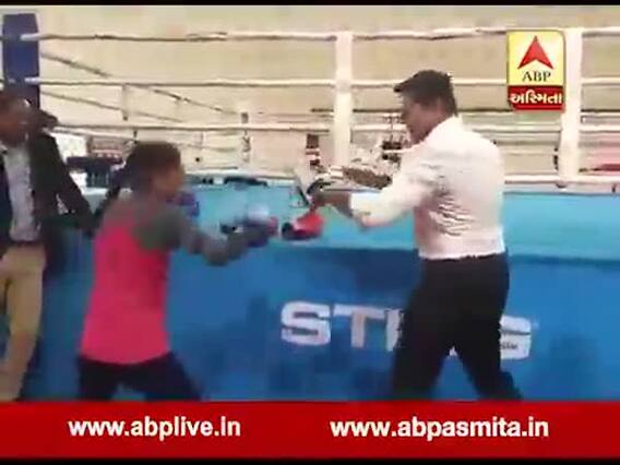 ખેલ મંત્રી રાજ્યવર્ધન સિંહ રાઠોડે મેરી કોમ સાથે કરી બૉક્સિંગ, જુઓ વીડિયો