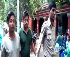 নিষিদ্ধ মাদক রাখার অভিযোগে গ্রেফতার প্রাথমিক স্কুলের শিক্ষকসহ ২