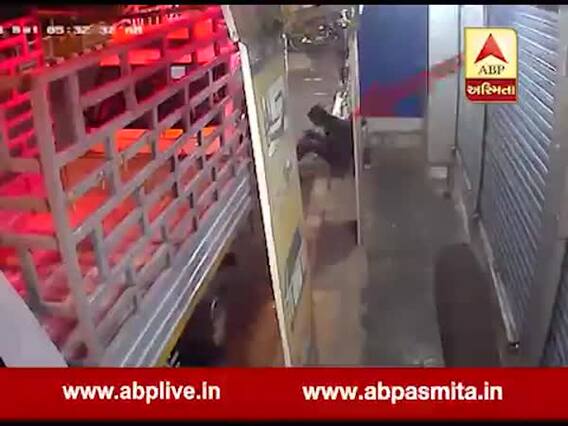 સુરતઃ દુકાનમાં ચોરી કરતાં ચોરનો વીડિયો વાયરલ, જુઓ વીડિયો