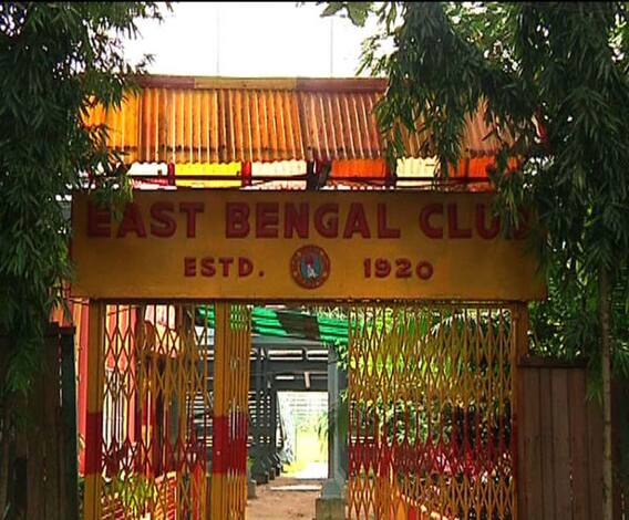 জুনিয়র আই-লিগের ফিরতি ডার্বিতে ফের অশান্তি, বাঁশ-লাঠি নিয়ে মার, আক্রান্ত তিন বাগান সমর্থক, সংবাদমাধ্যমকে বাধা