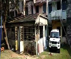 কালীপুজোর উদ্বোধনে আমন্ত্রণ না পাওয়ায় ক্লাবকর্তার বাড়িতে হামলার অভিযোগ তৃণমূল কাউন্সিলরের অনুগামীদের বিরুদ্ধে
