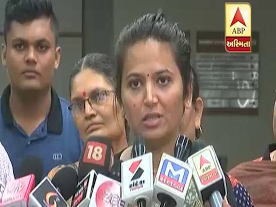 રેશ્મા પટેલે શહીદોના પરિવારને નોકરી મુદ્દે નીતિન પટેલ સાથે મુલાકાત પછી શું કહ્યું? જુઓ વીડિયો 