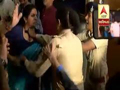 ગાંધીનગરઃ મહિલા કોન્સ્ટેબલ મહિલા કોર્પોરેટરની ગળચી પકડીને મોં પર ભર્યા નખોરિયા, જુઓ વીડિયો