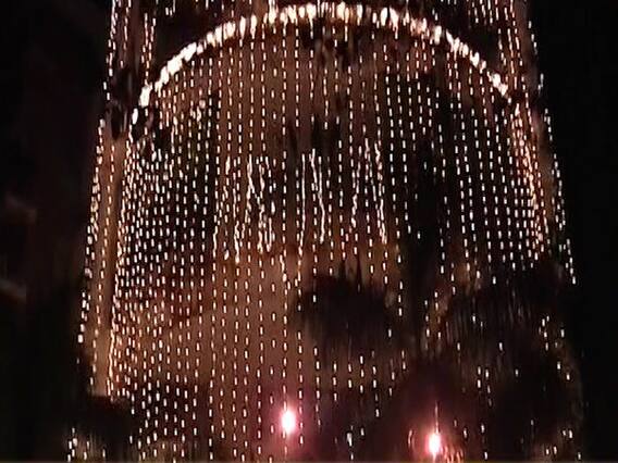 मुंबई: शादी से पहले दुल्हन की तरह सजा प्रियंका चोपड़ा का घर, देखिए