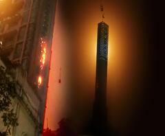 ‘দ্য ৪২’-এ অগ্নিকাণ্ড: কলকাতার সবচেয়ে উঁচু নির্মীয়মাণ বহুতল দ্য ৪২-এ আগুন আতঙ্ক