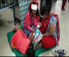 বাঁকুড়ার শুশুনিয়া পাহাড়ে যাওয়ার পথে নিয়ন্ত্রণ হারিয়ে গাছে ধাক্কা পিকআপ ভ্যানের, আহত ১৫ জন পর্যটক